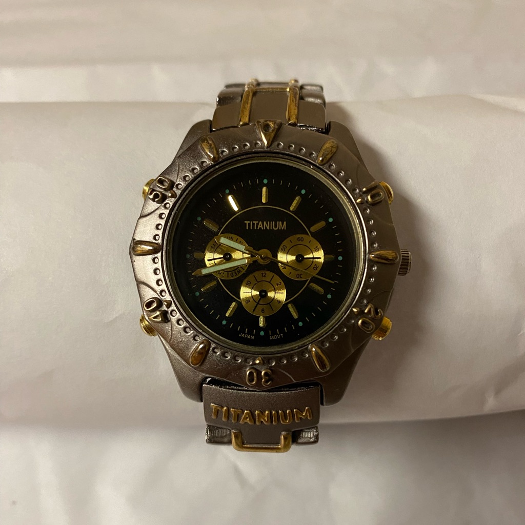Men’s Very Nice Titanium Rustic Look Watch Needs Battery